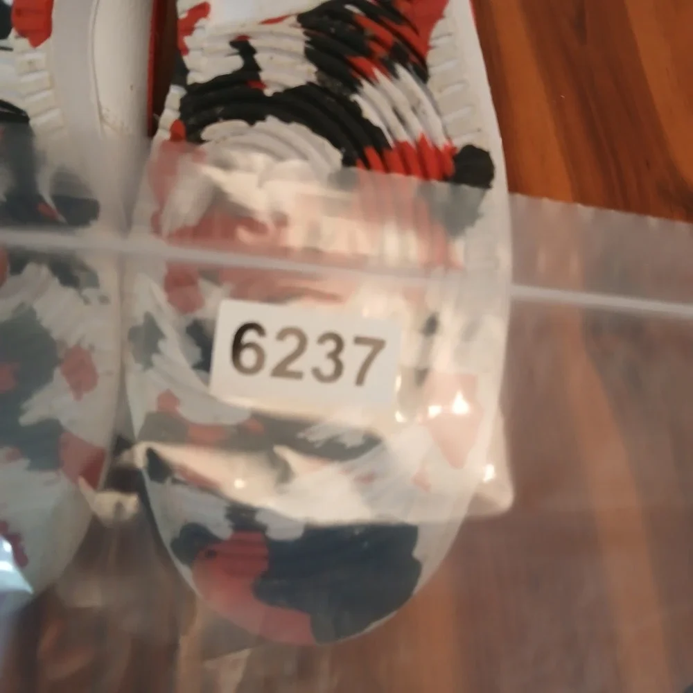 Nike see images